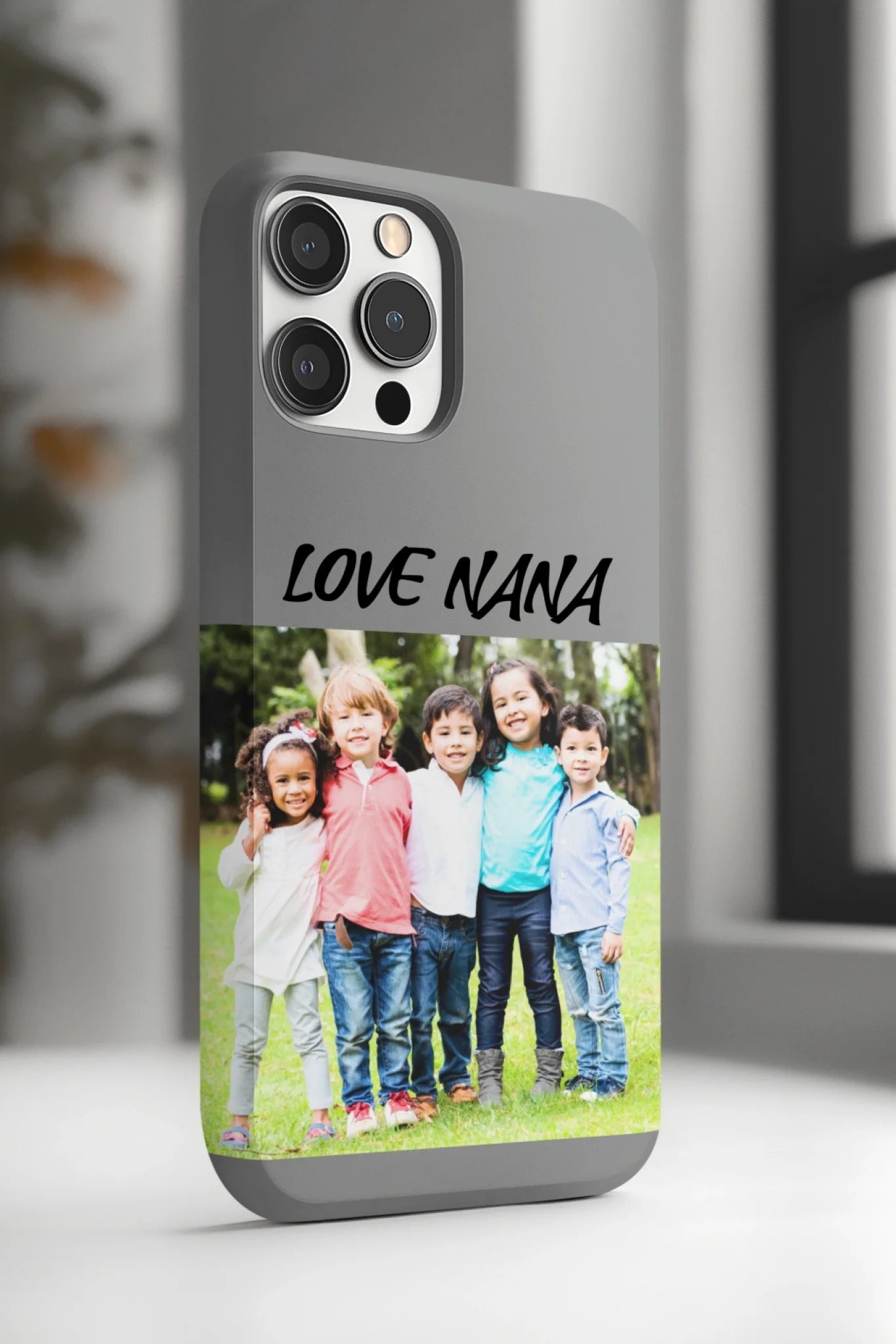 ai-created-phone-case-mockup-featuring-a-blurry-background-of-a-room-m51666 (12)